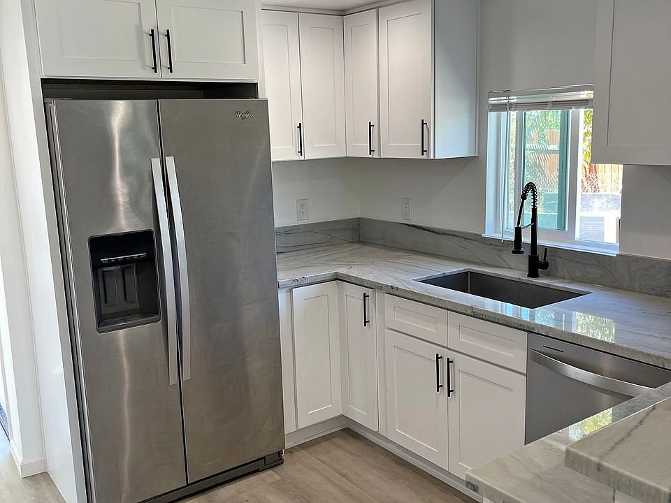 336 E Kaviland Ave, Fresno, CA 93706