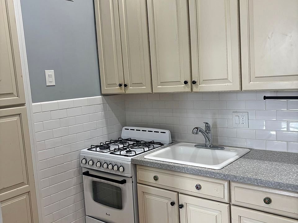 1622 Bolton St #3, Baltimore, MD 21217